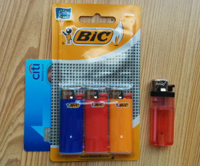 Bic_J5_mini_lighters_packed.jpg